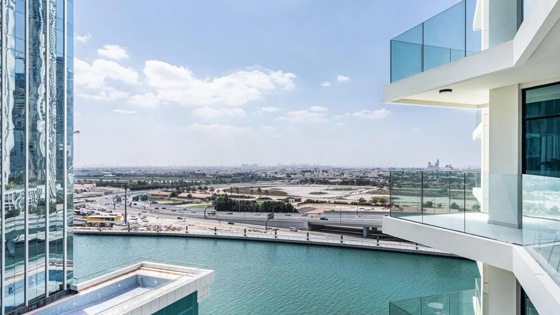 Gorgeous Central Home By Missoni With Canal Views Dubai