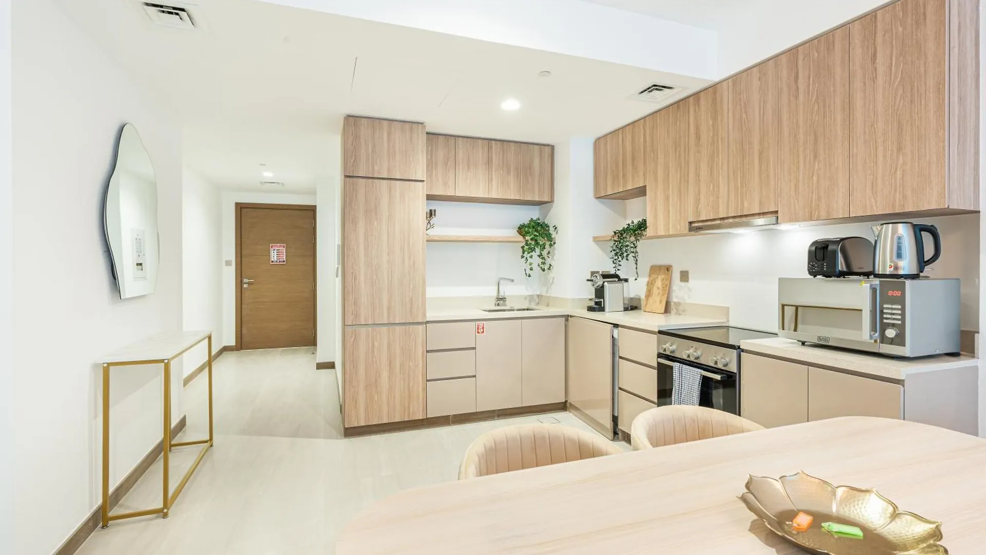 Apartment Gorgeous Central Home By Missoni With Canal Views Dubai